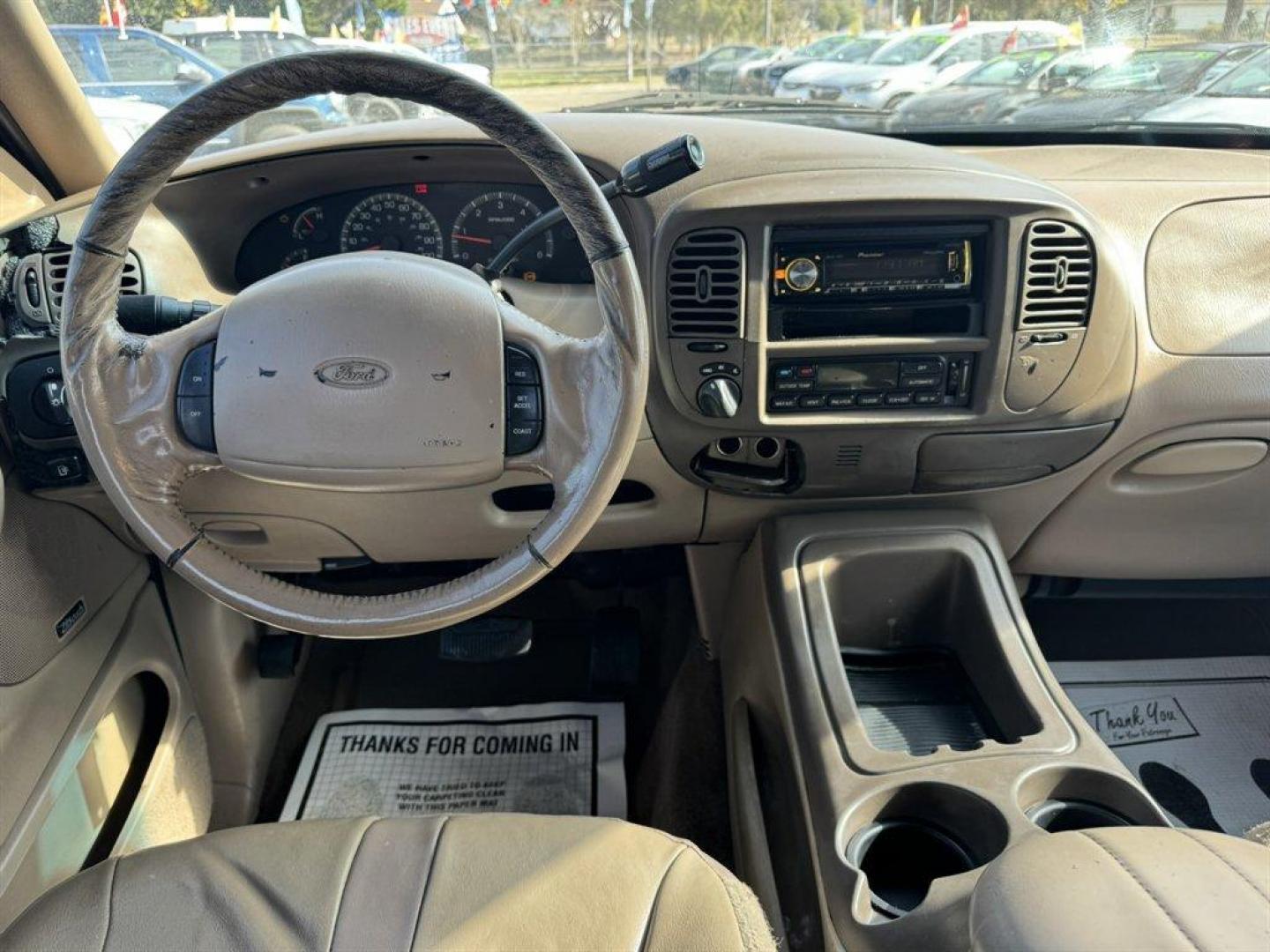 1999 Green /Tan Ford Expedition Eddie Bauer 4WD (1FMPU18L9XL) with an 5.4l V8 EFI Sohc 5.4l engine, Automatic transmission, located at 745 East Steele Rd., West Columbia, SC, 29170, (803) 755-9148, 33.927212, -81.148483 - Special Internet Price! 1999 Ford Expedition - Photo#5