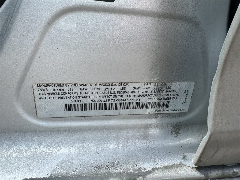 2006 Silver /Grey Volkswagen Jetta (3VWSF71K86M) with an 2.5l I-5 MPI 2.5l engine, Auto transmission, located at 745 East Steele Rd., West Columbia, SC, 29170, (803) 755-9148, 33.927212, -81.148483- Photo#24