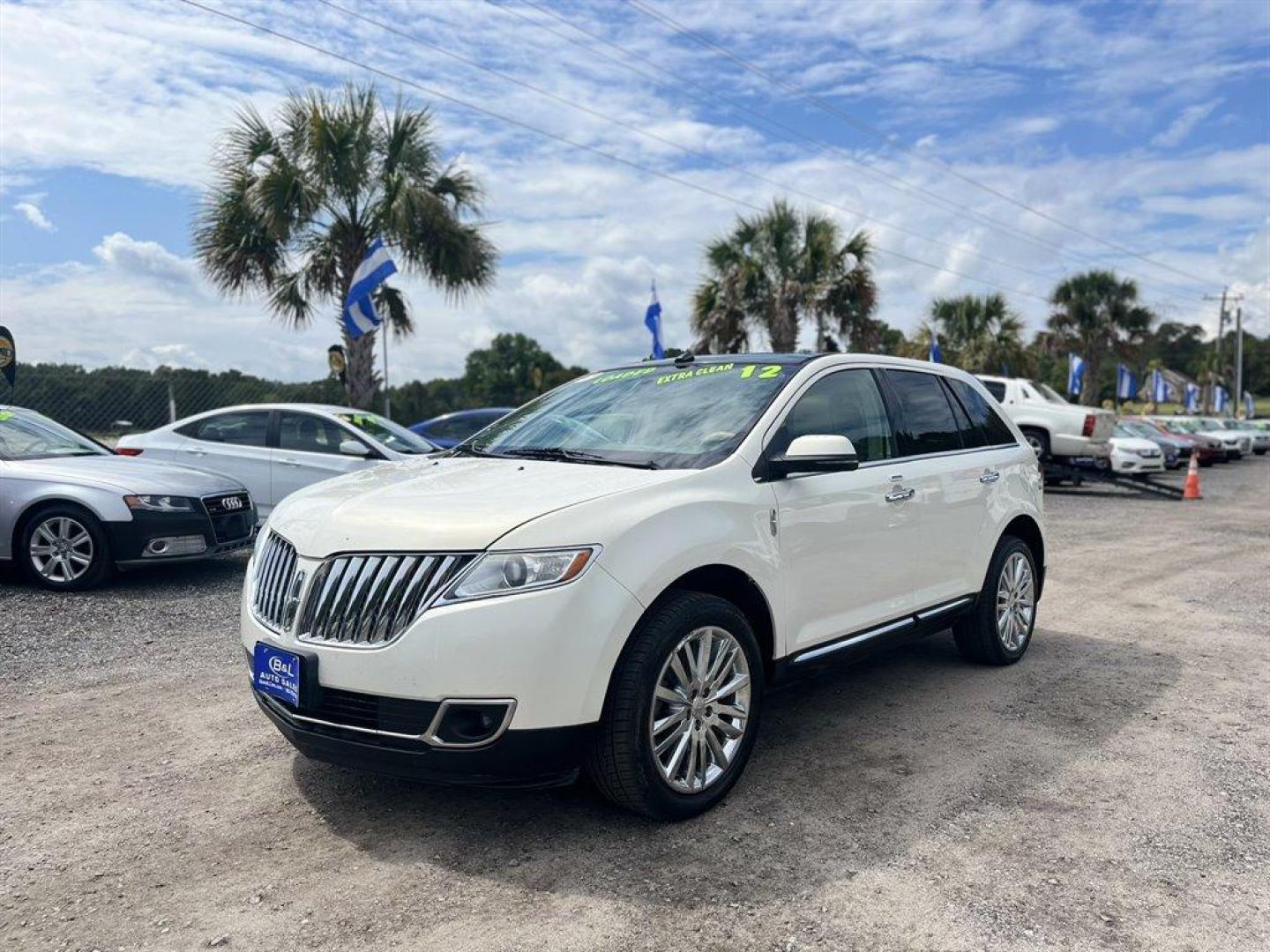 2012 Cream /Grey Lincoln MKX (2LMDJ6JK4CB) with an 3.7l V6 SFI Dohc 24v 3.7l engine, Automatic transmission, located at 745 East Steele Rd., West Columbia, SC, 29170, (803) 755-9148, 33.927212, -81.148483 - Special Internet Price! 2012 Lincoln MKX with Bluetooth, Backup camera, Navigation, Cruise control, Push to start, Keyless entry, Sunroof, Leather interior, Heated seats, Powered liftgate, Powered windows, Powered windows, Plus more! - Photo#0