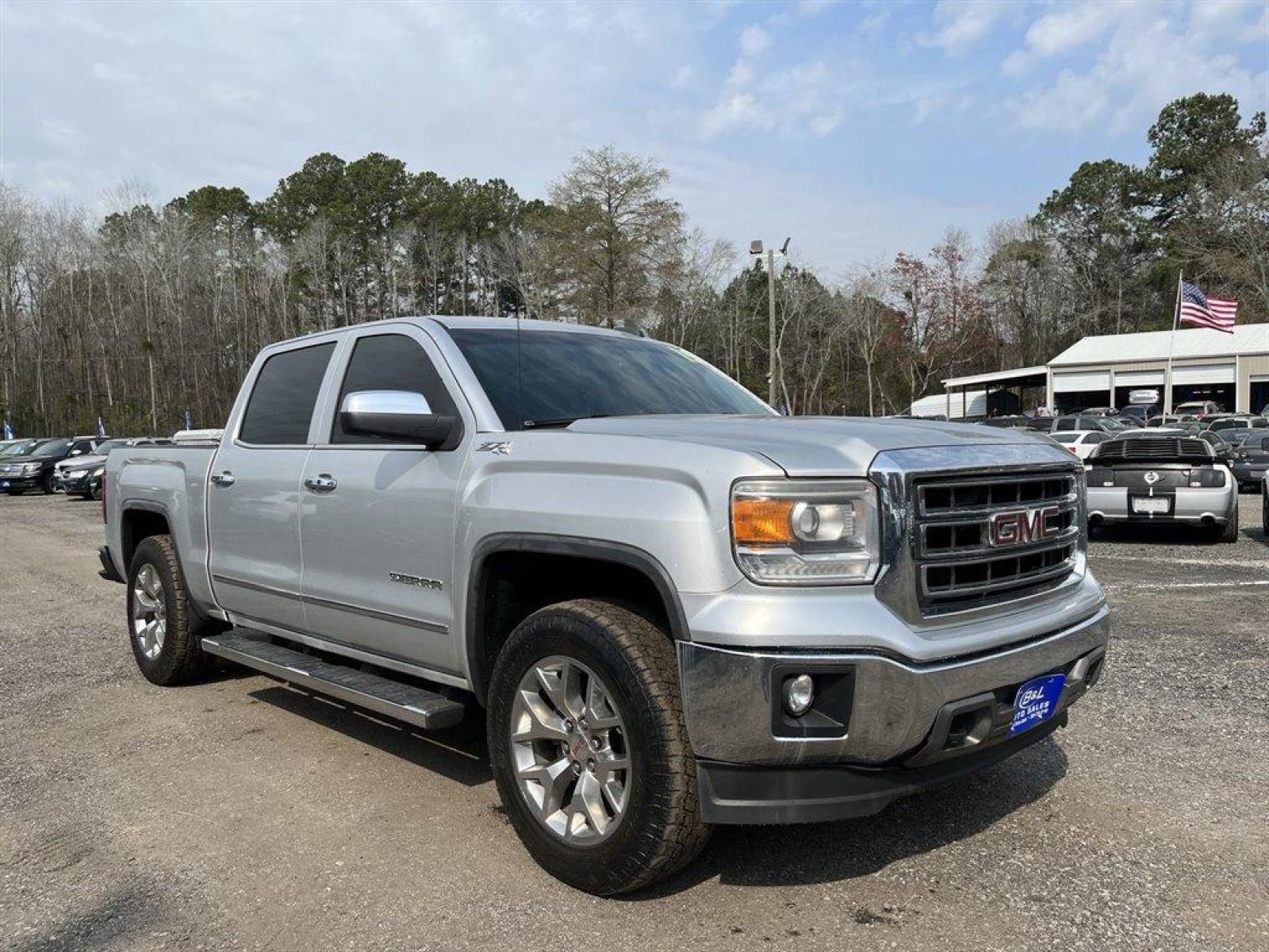 2015 Silver /Tan GMC Sierra 1500 (3GTU2VEC3FG) with an 5.3l V8 DI VVT Flex 5.3l engine, Automatic transmission, located at 745 East Steele Rd., West Columbia, SC, 29170, (803) 755-9148, 33.927212, -81.148483 - Special Internet Price! 2015 GMC Sierra with all grey leather seating, folding rear seats, backup camera, navigation, heating seats, Bose speakers, Z71 4x4, and towing! - Photo #4