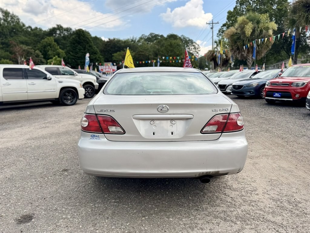 2004 Grey /Grey Lexus ES 330 (JTHBA30G440) with an 3.3l V6 MPI Dohc 3.3l engine, Automatic transmission, located at 745 East Steele Rd., West Columbia, SC, 29170, (803) 755-9148, 33.927212, -81.148483- Photo#4