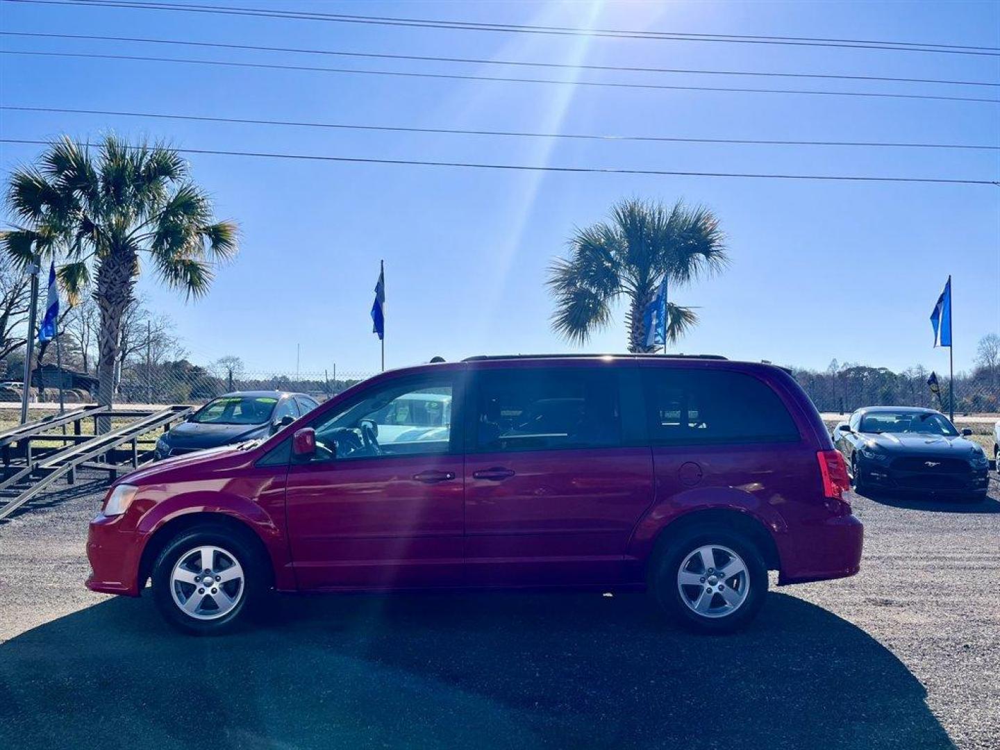 2013 Red /Black Dodge Grand Caravan (2C4RDGCG4DR) with an 3.6l V6 MPI Dohc VVT Flex engine, Automatic transmission, located at 745 East Steele Rd., West Columbia, SC, 29170, (803) 755-9148, 33.927212, -81.148483 - Special Internet Price! 2013 Dodge Grand Caravan - Photo#1