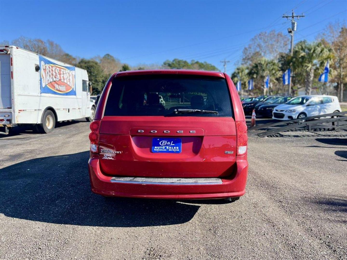 2013 Red /Black Dodge Grand Caravan (2C4RDGCG4DR) with an 3.6l V6 MPI Dohc VVT Flex engine, Automatic transmission, located at 745 East Steele Rd., West Columbia, SC, 29170, (803) 755-9148, 33.927212, -81.148483 - Special Internet Price! 2013 Dodge Grand Caravan - Photo#3