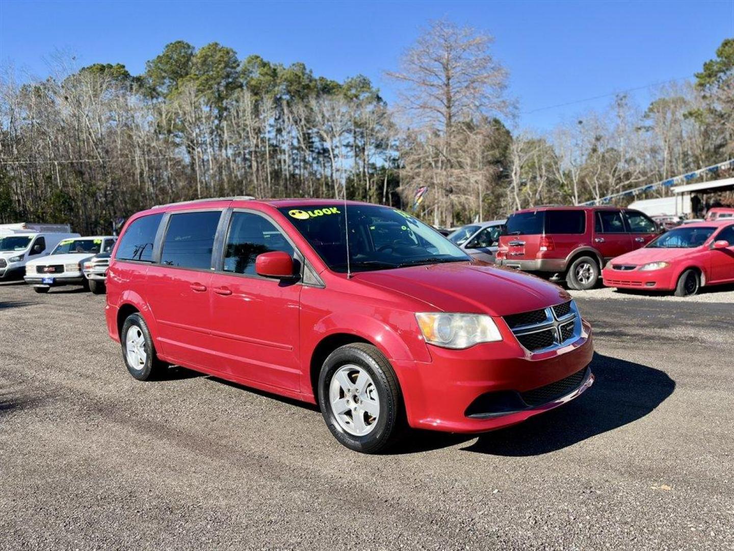 2013 Red /Black Dodge Grand Caravan (2C4RDGCG4DR) with an 3.6l V6 MPI Dohc VVT Flex engine, Automatic transmission, located at 745 East Steele Rd., West Columbia, SC, 29170, (803) 755-9148, 33.927212, -81.148483 - Special Internet Price! 2013 Dodge Grand Caravan - Photo#6