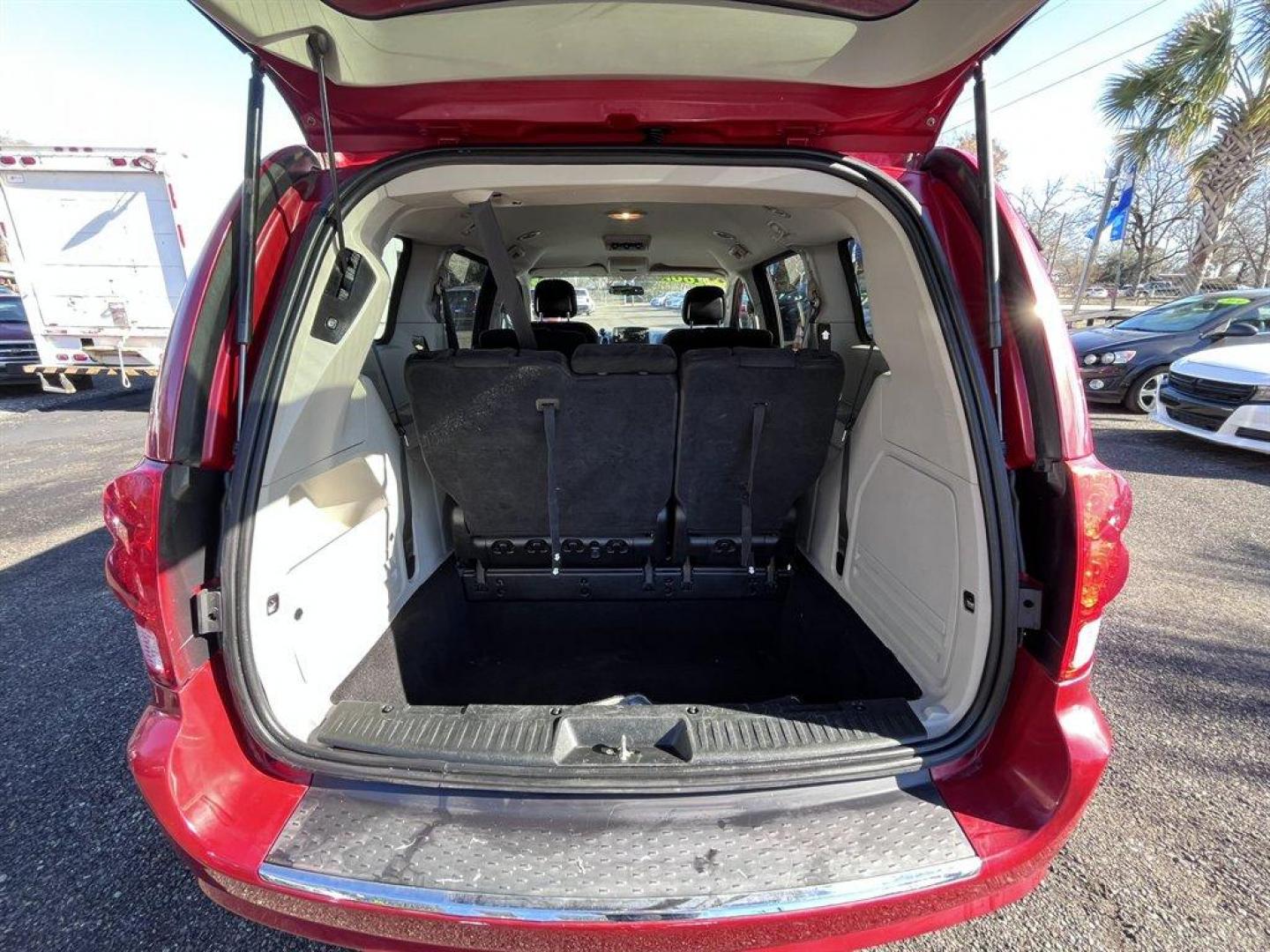 2013 Red /Black Dodge Grand Caravan (2C4RDGCG4DR) with an 3.6l V6 MPI Dohc VVT Flex engine, Automatic transmission, located at 745 East Steele Rd., West Columbia, SC, 29170, (803) 755-9148, 33.927212, -81.148483 - Special Internet Price! 2013 Dodge Grand Caravan - Photo#30