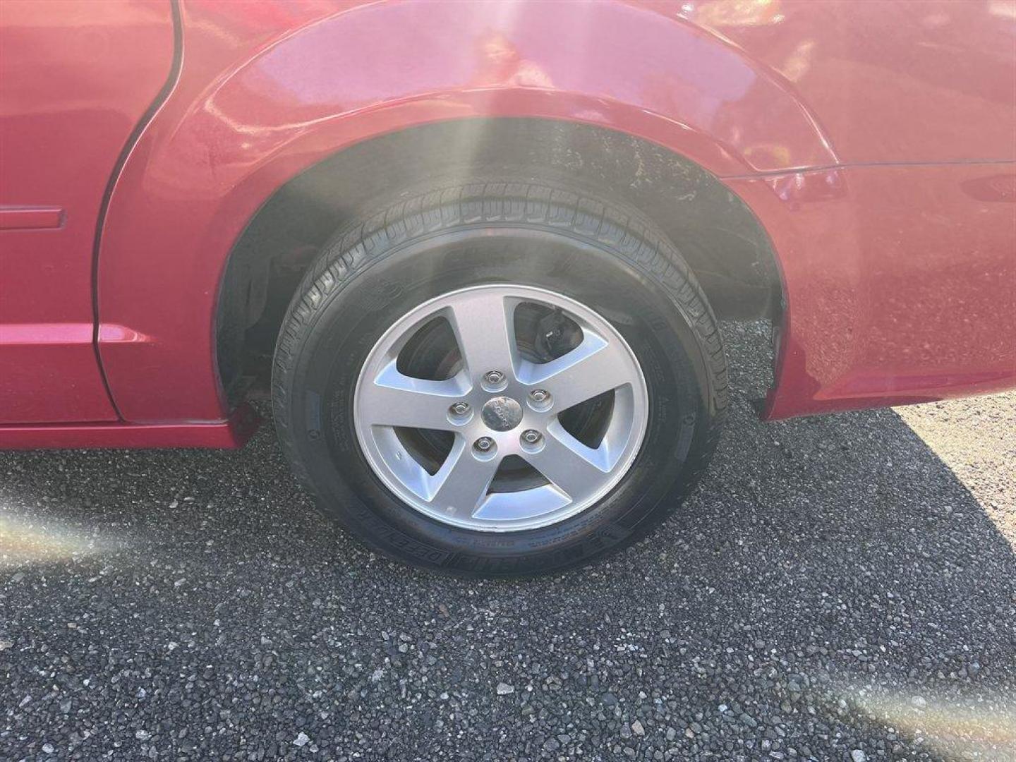 2013 Red /Black Dodge Grand Caravan (2C4RDGCG4DR) with an 3.6l V6 MPI Dohc VVT Flex engine, Automatic transmission, located at 745 East Steele Rd., West Columbia, SC, 29170, (803) 755-9148, 33.927212, -81.148483 - Special Internet Price! 2013 Dodge Grand Caravan - Photo#33