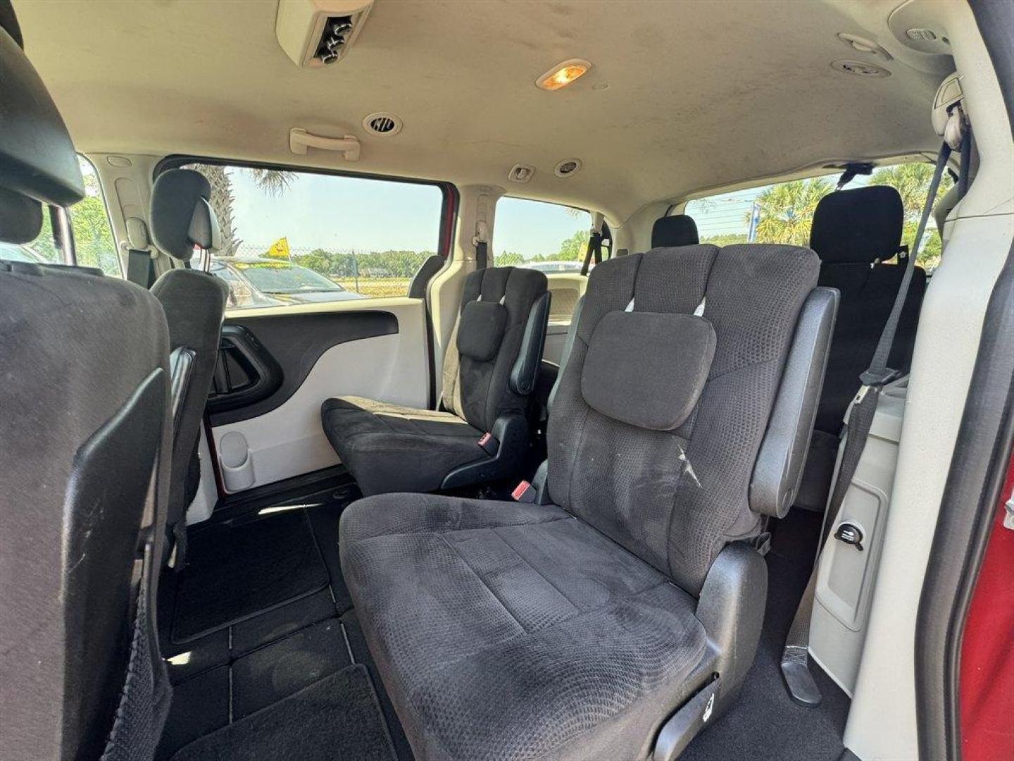 2013 Red /Black Dodge Grand Caravan (2C4RDGCG4DR) with an 3.6l V6 MPI Dohc VVT Flex engine, Automatic transmission, located at 745 East Steele Rd., West Columbia, SC, 29170, (803) 755-9148, 33.927212, -81.148483 - Photo#16