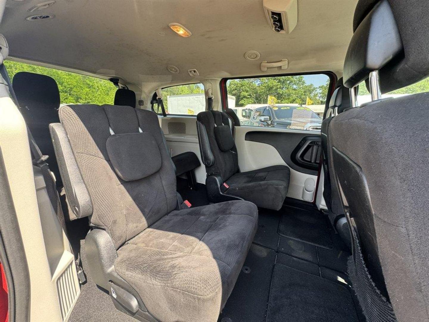 2013 Red /Black Dodge Grand Caravan (2C4RDGCG4DR) with an 3.6l V6 MPI Dohc VVT Flex engine, Automatic transmission, located at 745 East Steele Rd., West Columbia, SC, 29170, (803) 755-9148, 33.927212, -81.148483 - Photo#18