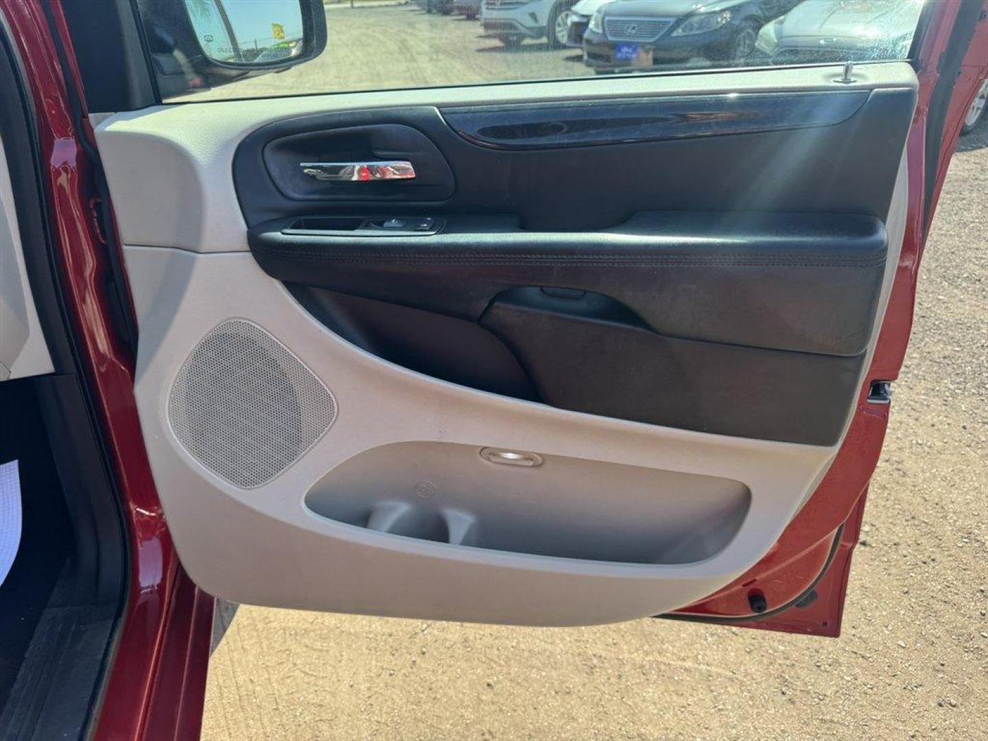 2013 Red /Black Dodge Grand Caravan (2C4RDGCG4DR) with an 3.6l V6 MPI Dohc VVT Flex engine, Automatic transmission, located at 745 East Steele Rd., West Columbia, SC, 29170, (803) 755-9148, 33.927212, -81.148483 - Photo#19