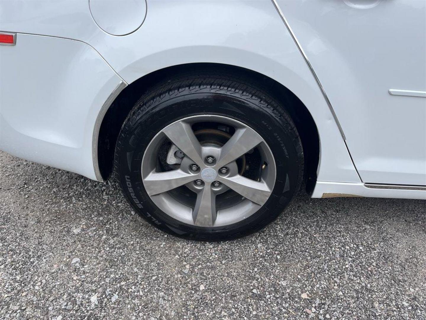 2012 White /Black Chevrolet Malibu (1G1ZC5E0XCF) with an 2.4l I-4 MPI 2.4l engine, Automatic transmission, located at 745 East Steele Rd., West Columbia, SC, 29170, (803) 755-9148, 33.927212, -81.148483 - Special Internet Price! 2012 Chevrolet Malibu with AM/FM stereo with USB port, Cruise control, Cloth interior, Air conditioning, Steering wheel controls, rear 60/40 split-folding rear seats, Powered windows, Powered door locks, Plus more! - Photo#24