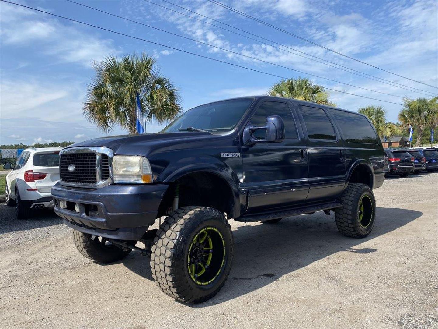 2002 Blue /Tan Ford Excursion Limited 6.8L 4WD (1FMNU43SX2E) with an 6.8l V10 EFI Sohc 6.8l engine, Automatic transmission, located at 745 East Steele Rd., West Columbia, SC, 29170, (803) 755-9148, 33.927212, -81.148483 - Special Internet Price! 2002 Ford Excursion with cruise control, all tan leather seating, front powered seats, rear entertainment, front and rear air! - Photo#0