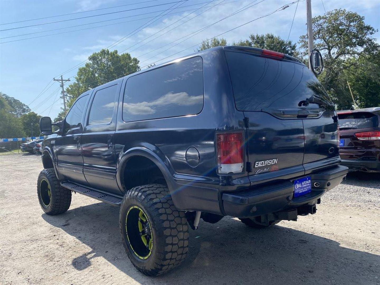 2002 Blue /Tan Ford Excursion Limited 6.8L 4WD (1FMNU43SX2E) with an 6.8l V10 EFI Sohc 6.8l engine, Automatic transmission, located at 745 East Steele Rd., West Columbia, SC, 29170, (803) 755-9148, 33.927212, -81.148483 - Special Internet Price! 2002 Ford Excursion with cruise control, all tan leather seating, front powered seats, rear entertainment, front and rear air! - Photo#1