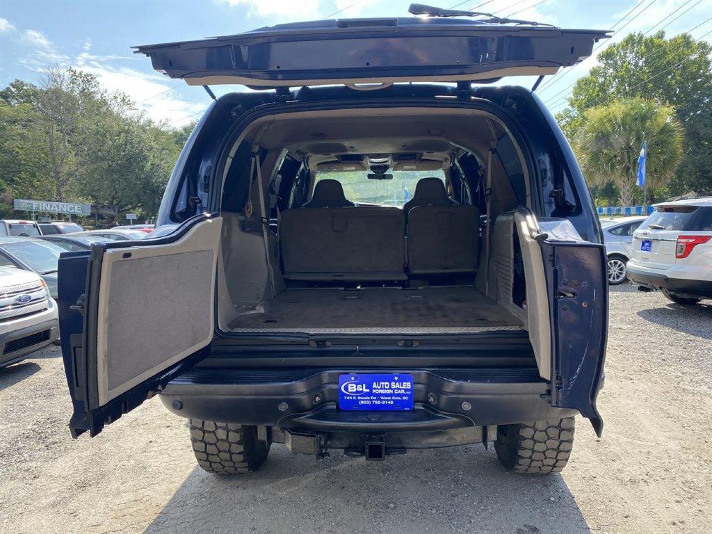 2002 Blue /Tan Ford Excursion Limited 6.8L 4WD (1FMNU43SX2E) with an 6.8l V10 EFI Sohc 6.8l engine, Automatic transmission, located at 745 East Steele Rd., West Columbia, SC, 29170, (803) 755-9148, 33.927212, -81.148483 - Special Internet Price! 2002 Ford Excursion with cruise control, all tan leather seating, front powered seats, rear entertainment, front and rear air! - Photo#26