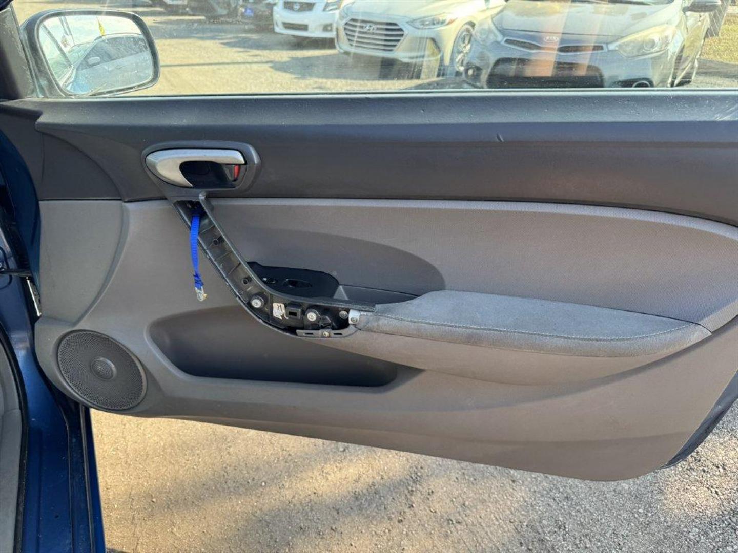 2006 Blue /Grey Honda Civic (2HGFG12836H) with an 1.8l I-4 MPI Sohc 1.8l engine, Automatic transmission, located at 745 East Steele Rd., West Columbia, SC, 29170, (803) 755-9148, 33.927212, -81.148483 - Photo#17