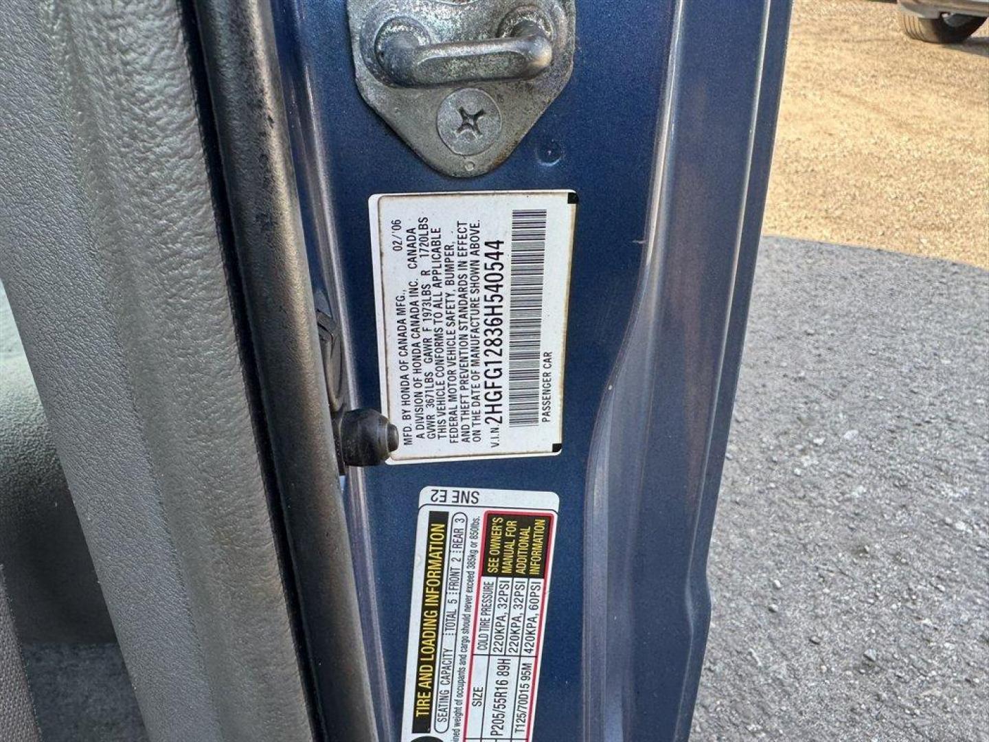 2006 Blue /Grey Honda Civic (2HGFG12836H) with an 1.8l I-4 MPI Sohc 1.8l engine, Automatic transmission, located at 745 East Steele Rd., West Columbia, SC, 29170, (803) 755-9148, 33.927212, -81.148483 - Photo#23