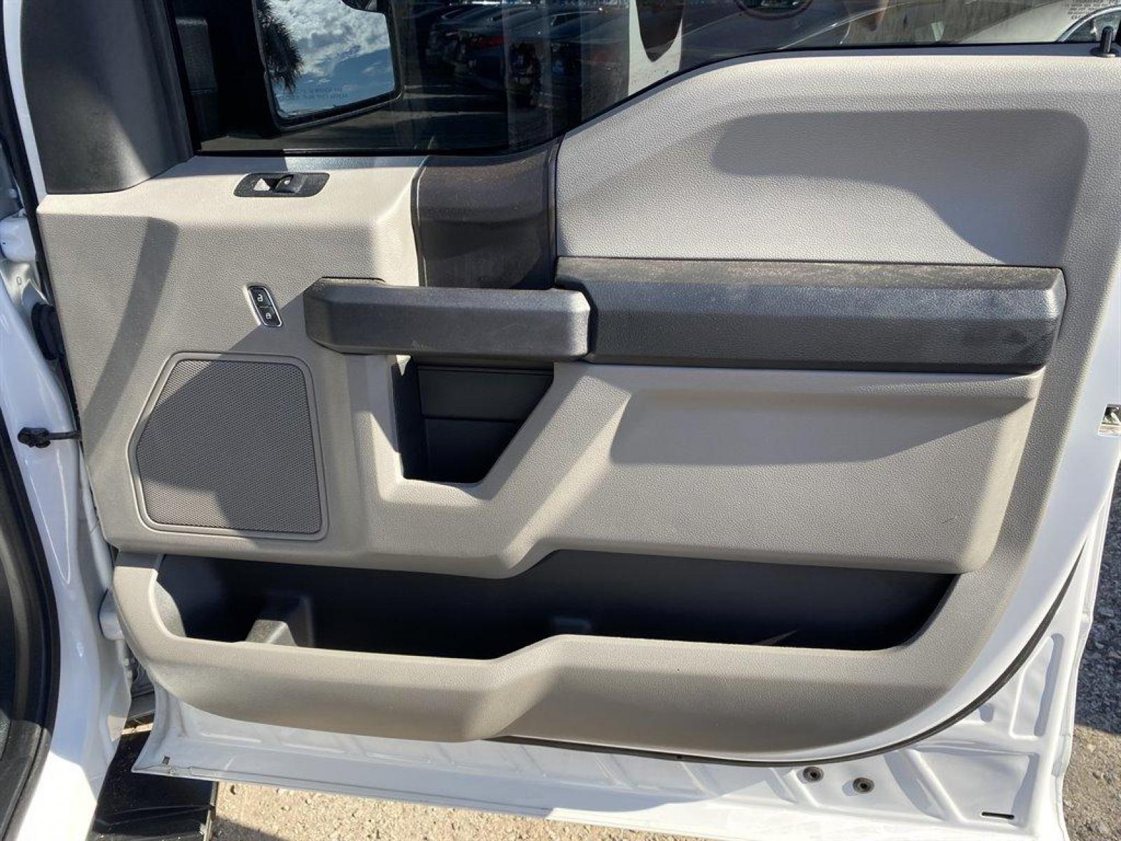 2019 White /Grey Ford F150 Lariat SuperCrew 5.5-ft. Bed 2WD (1FTEW1CPXKF) with an 2.7l V6 DI T/C Ecoboost 2 engine, Automatic transmission, located at 745 East Steele Rd., West Columbia, SC, 29170, (803) 755-9148, 33.927212, -81.148483 - Special Internet Price! 2019 Ford F150 STX with powered windows and locks, cruise control, backup camera, bluetooth, rear folding seats, cold a/c and hot heat! - Photo #24