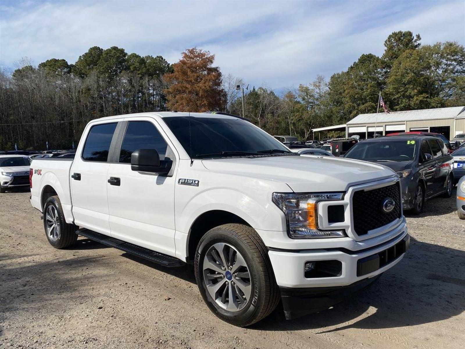 2019 White /Grey Ford F150 Lariat SuperCrew 5.5-ft. Bed 2WD (1FTEW1CPXKF) with an 2.7l V6 DI T/C Ecoboost 2 engine, Automatic transmission, located at 745 East Steele Rd., West Columbia, SC, 29170, (803) 755-9148, 33.927212, -81.148483 - Special Internet Price! 2019 Ford F150 STX with powered windows and locks, cruise control, backup camera, bluetooth, rear folding seats, cold a/c and hot heat! - Photo #4