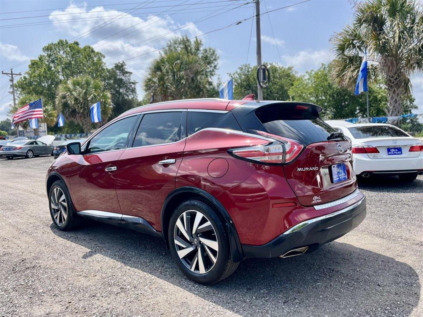 2018 Red /Black Nissan Murano (5N1AZ2MG2JN) with an 3.5l V6 DI Dohc Cvtcs 3.5 engine, Automatic transmission, located at 745 East Steele Rd., West Columbia, SC, 29170, (803) 755-9148, 33.927212, -81.148483 - Special Internet Price-2018 Nissan Murano has Panoramic Sunroof, Leather Interior, Push Start Ignition and Navigation - Photo #1