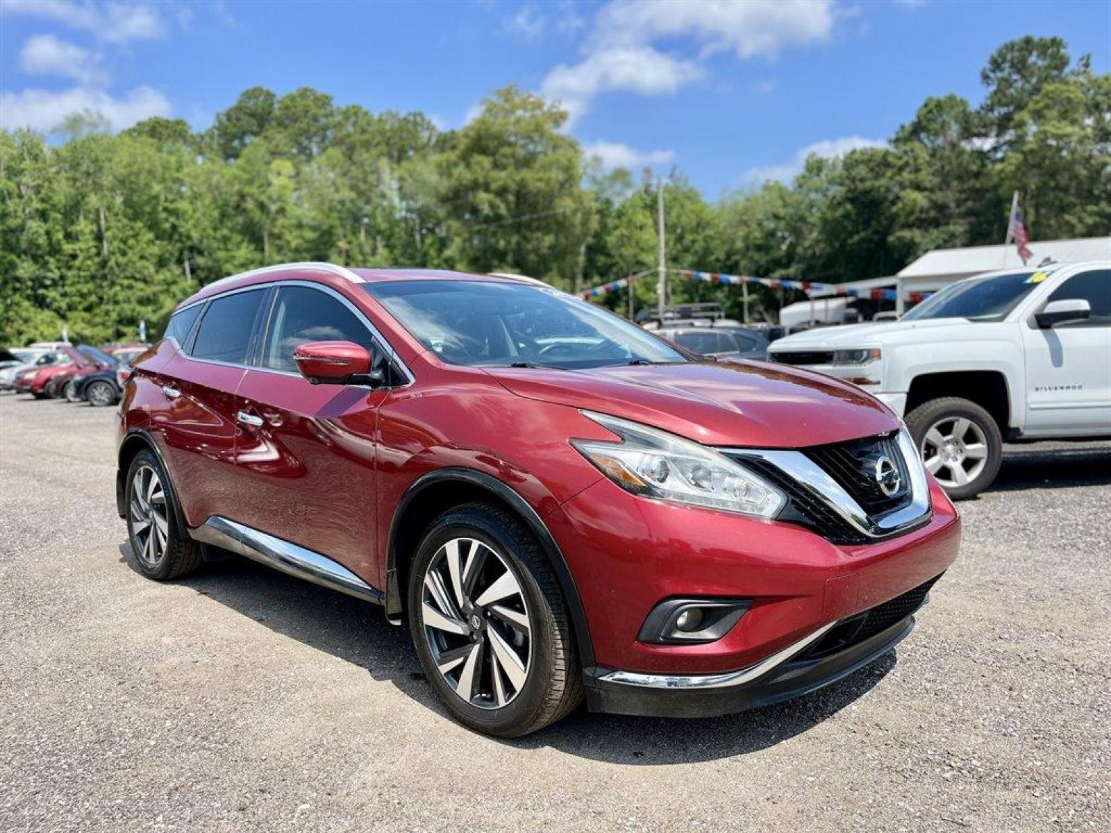 2018 Red /Black Nissan Murano (5N1AZ2MG2JN) with an 3.5l V6 DI Dohc Cvtcs 3.5 engine, Automatic transmission, located at 745 East Steele Rd., West Columbia, SC, 29170, (803) 755-9148, 33.927212, -81.148483 - Special Internet Price-2018 Nissan Murano has Panoramic Sunroof, Leather Interior, Push Start Ignition and Navigation - Photo #3