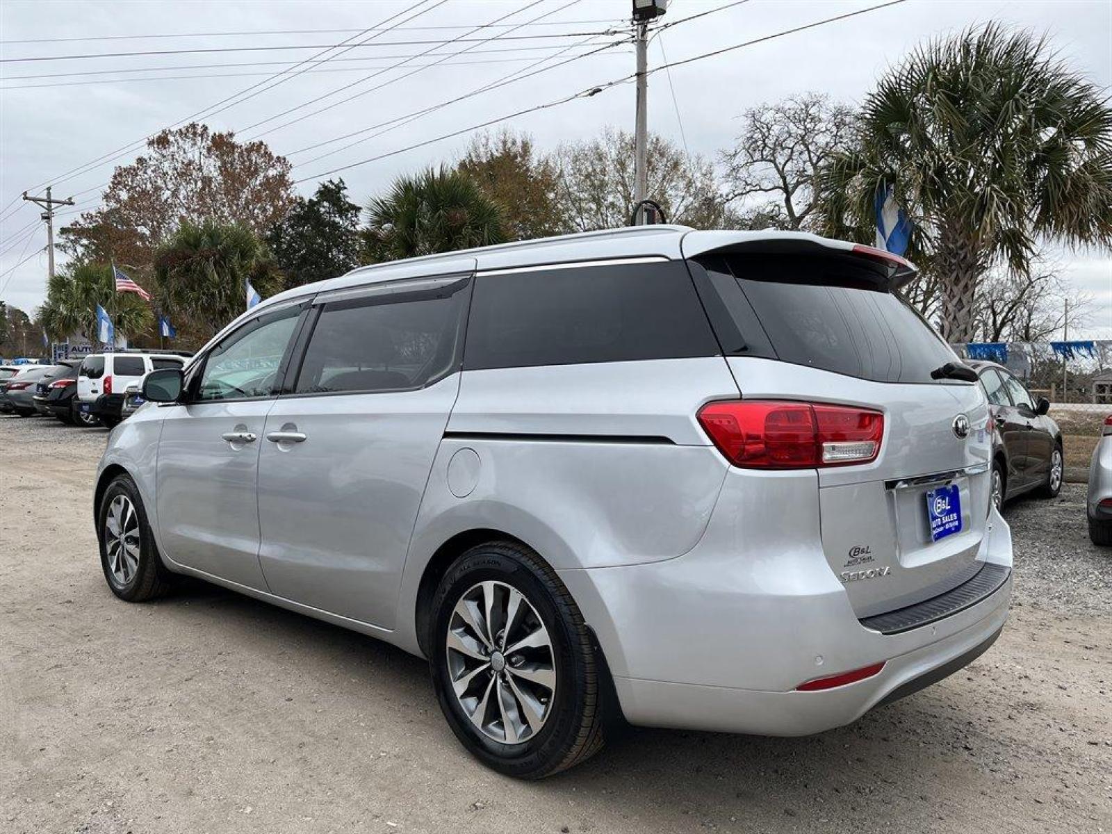 2018 Silver /Tan Kia Sedona (KNDMC5C13J6) with an 3.3l V6 DI Dohc 3.3l engine, Automatic transmission, located at 745 East Steele Rd., West Columbia, SC, 29170, (803) 755-9148, 33.927212, -81.148483 - Special Internet Price-2018 Kia Sedona has Dual Climate Control, Back Up Camera, Satellite View and Leather Interior - Photo #1