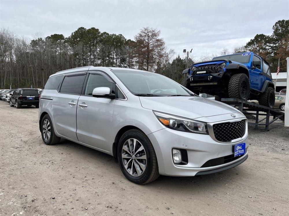 2018 Silver /Tan Kia Sedona (KNDMC5C13J6) with an 3.3l V6 DI Dohc 3.3l engine, Automatic transmission, located at 745 East Steele Rd., West Columbia, SC, 29170, (803) 755-9148, 33.927212, -81.148483 - Special Internet Price-2018 Kia Sedona has Dual Climate Control, Back Up Camera, Satellite View and Leather Interior - Photo #3