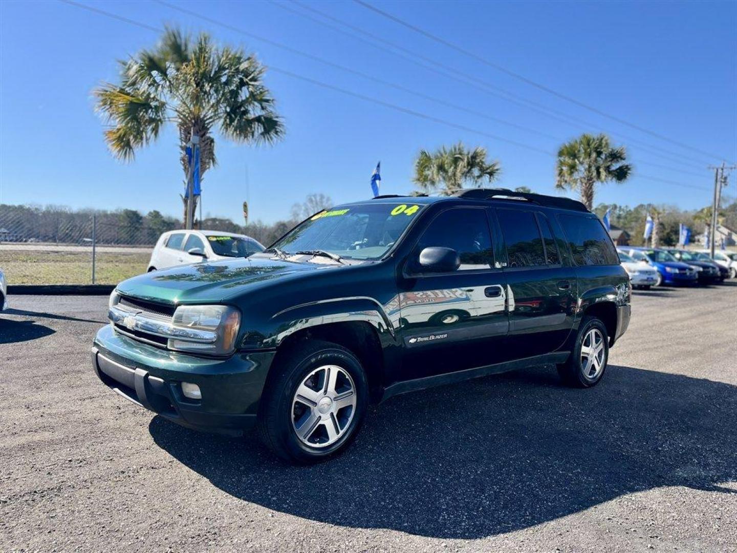 2004 Green /Grey Chevrolet Trailblazer (1GNES16S446) with an 4.2l I-6 MPI Dohc 4.2l engine, Automatic transmission, located at 745 East Steele Rd., West Columbia, SC, 29170, (803) 755-9148, 33.927212, -81.148483 - Special Internet Price! 2004 Chevrolet Trailblazer LS with AM/FM radio, Manual air conditioning, Cloth interior, 3rd row seating, Powered windows, Powered door locks, Plus more! - Photo#0