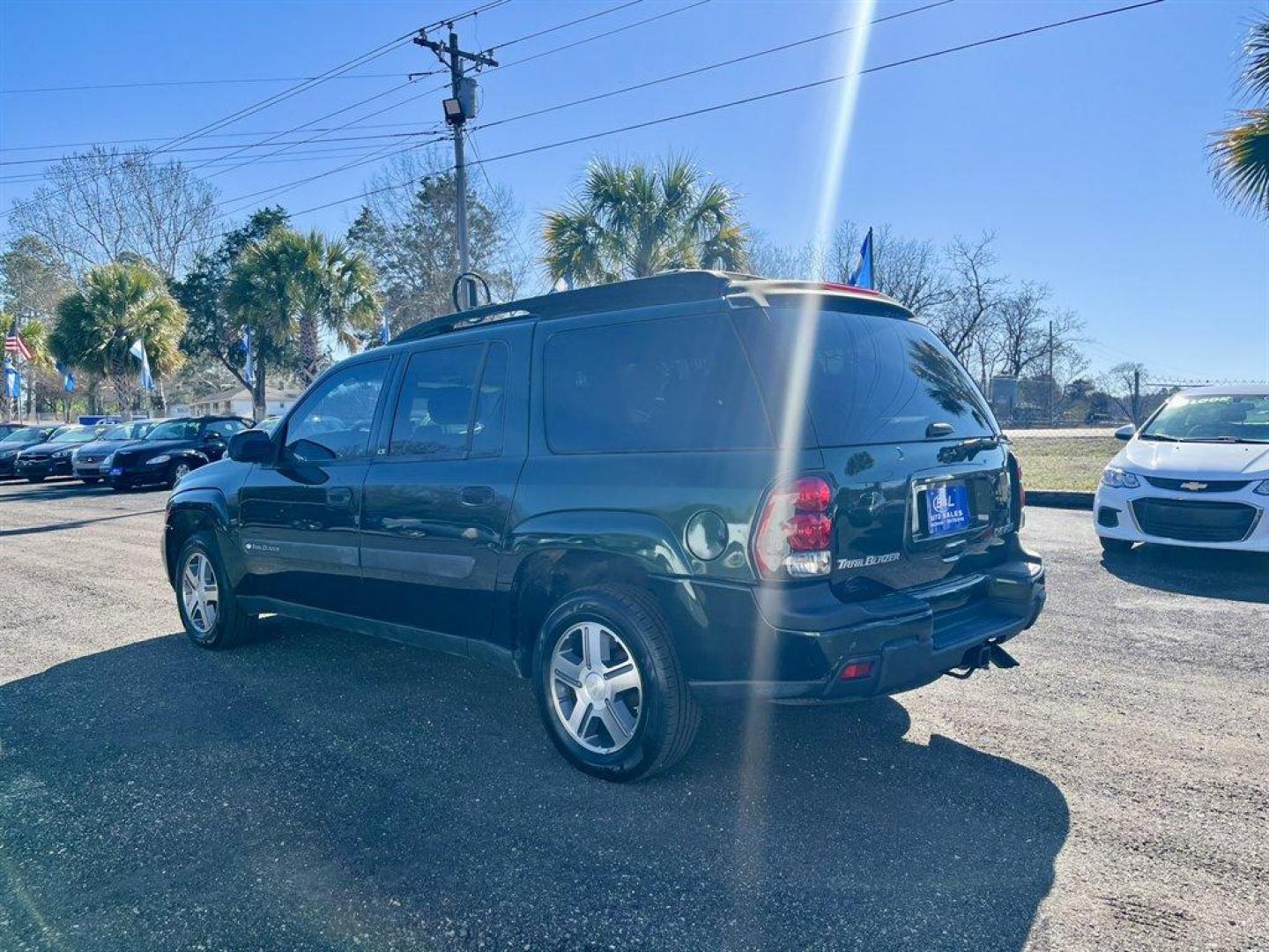 2004 Green /Grey Chevrolet Trailblazer (1GNES16S446) with an 4.2l I-6 MPI Dohc 4.2l engine, Automatic transmission, located at 745 East Steele Rd., West Columbia, SC, 29170, (803) 755-9148, 33.927212, -81.148483 - Special Internet Price! 2004 Chevrolet Trailblazer LS with AM/FM radio, Manual air conditioning, Cloth interior, 3rd row seating, Powered windows, Powered door locks, Plus more! - Photo#5
