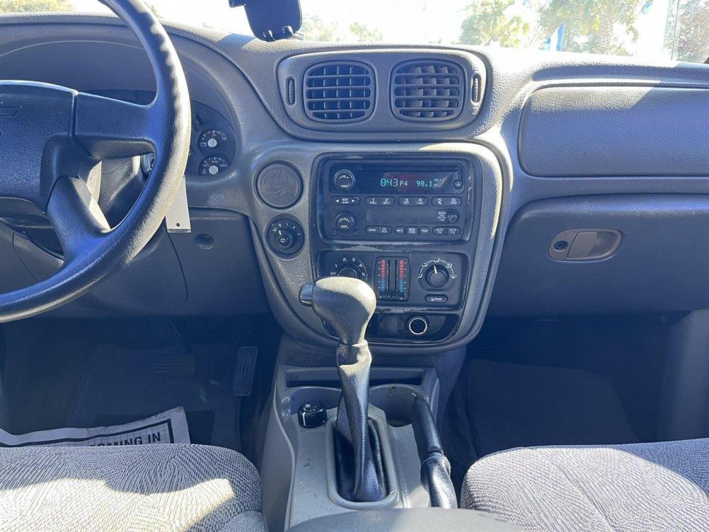 2004 Green /Grey Chevrolet Trailblazer (1GNES16S446) with an 4.2l I-6 MPI Dohc 4.2l engine, Automatic transmission, located at 745 East Steele Rd., West Columbia, SC, 29170, (803) 755-9148, 33.927212, -81.148483 - Special Internet Price! 2004 Chevrolet Trailblazer LS with AM/FM radio, Manual air conditioning, Cloth interior, 3rd row seating, Powered windows, Powered door locks, Plus more! - Photo#9