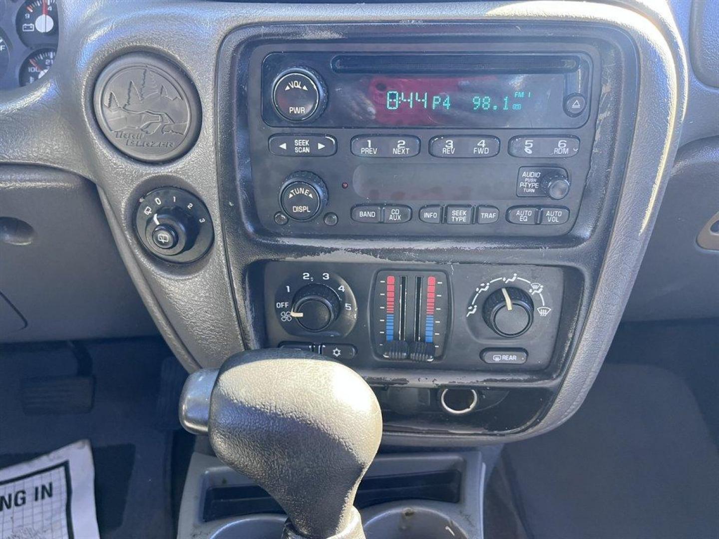 2004 Green /Grey Chevrolet Trailblazer (1GNES16S446) with an 4.2l I-6 MPI Dohc 4.2l engine, Automatic transmission, located at 745 East Steele Rd., West Columbia, SC, 29170, (803) 755-9148, 33.927212, -81.148483 - Special Internet Price! 2004 Chevrolet Trailblazer LS with AM/FM radio, Manual air conditioning, Cloth interior, 3rd row seating, Powered windows, Powered door locks, Plus more! - Photo#10