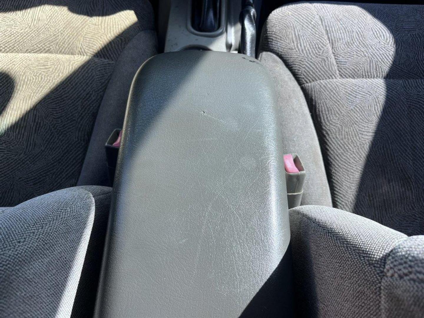 2004 Green /Grey Chevrolet Trailblazer (1GNES16S446) with an 4.2l I-6 MPI Dohc 4.2l engine, Automatic transmission, located at 745 East Steele Rd., West Columbia, SC, 29170, (803) 755-9148, 33.927212, -81.148483 - Special Internet Price! 2004 Chevrolet Trailblazer LS with AM/FM radio, Manual air conditioning, Cloth interior, 3rd row seating, Powered windows, Powered door locks, Plus more! - Photo#11