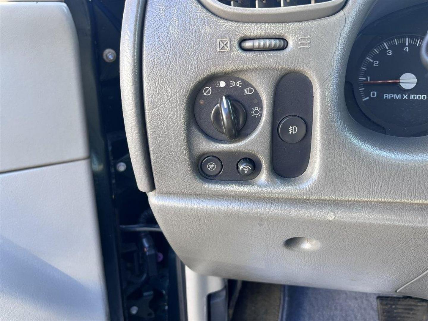 2004 Green /Grey Chevrolet Trailblazer (1GNES16S446) with an 4.2l I-6 MPI Dohc 4.2l engine, Automatic transmission, located at 745 East Steele Rd., West Columbia, SC, 29170, (803) 755-9148, 33.927212, -81.148483 - Special Internet Price! 2004 Chevrolet Trailblazer LS with AM/FM radio, Manual air conditioning, Cloth interior, 3rd row seating, Powered windows, Powered door locks, Plus more! - Photo#13