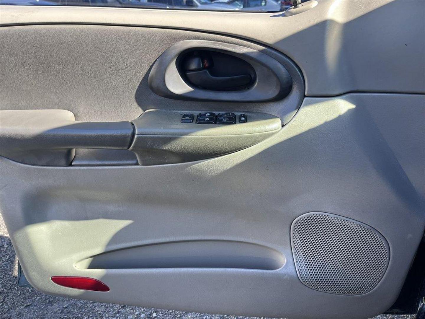 2004 Green /Grey Chevrolet Trailblazer (1GNES16S446) with an 4.2l I-6 MPI Dohc 4.2l engine, Automatic transmission, located at 745 East Steele Rd., West Columbia, SC, 29170, (803) 755-9148, 33.927212, -81.148483 - Special Internet Price! 2004 Chevrolet Trailblazer LS with AM/FM radio, Manual air conditioning, Cloth interior, 3rd row seating, Powered windows, Powered door locks, Plus more! - Photo#14