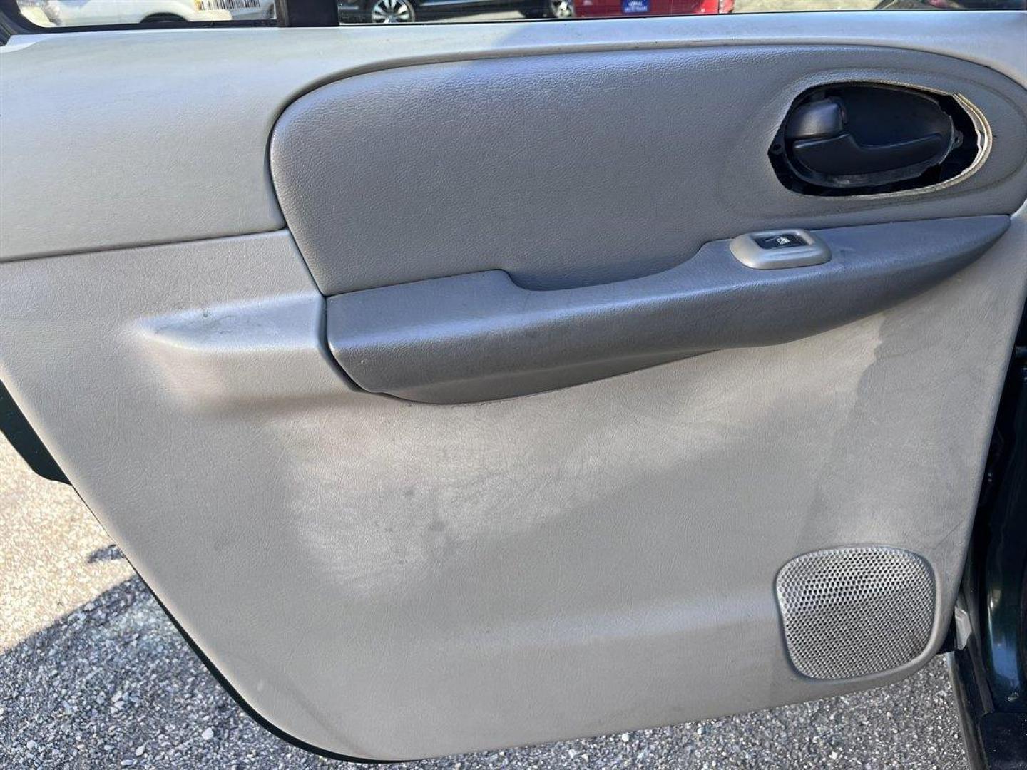 2004 Green /Grey Chevrolet Trailblazer (1GNES16S446) with an 4.2l I-6 MPI Dohc 4.2l engine, Automatic transmission, located at 745 East Steele Rd., West Columbia, SC, 29170, (803) 755-9148, 33.927212, -81.148483 - Special Internet Price! 2004 Chevrolet Trailblazer LS with AM/FM radio, Manual air conditioning, Cloth interior, 3rd row seating, Powered windows, Powered door locks, Plus more! - Photo#16