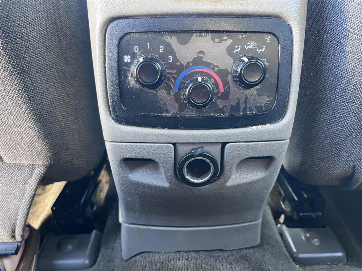 2004 Green /Grey Chevrolet Trailblazer (1GNES16S446) with an 4.2l I-6 MPI Dohc 4.2l engine, Automatic transmission, located at 745 East Steele Rd., West Columbia, SC, 29170, (803) 755-9148, 33.927212, -81.148483 - Special Internet Price! 2004 Chevrolet Trailblazer LS with AM/FM radio, Manual air conditioning, Cloth interior, 3rd row seating, Powered windows, Powered door locks, Plus more! - Photo#19