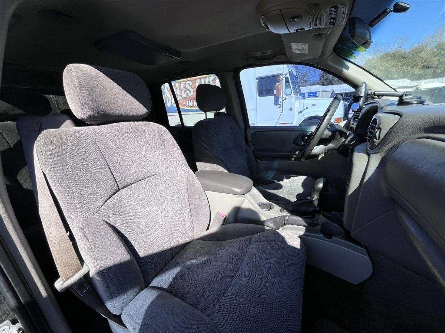2004 Green /Grey Chevrolet Trailblazer (1GNES16S446) with an 4.2l I-6 MPI Dohc 4.2l engine, Automatic transmission, located at 745 East Steele Rd., West Columbia, SC, 29170, (803) 755-9148, 33.927212, -81.148483 - Special Internet Price! 2004 Chevrolet Trailblazer LS with AM/FM radio, Manual air conditioning, Cloth interior, 3rd row seating, Powered windows, Powered door locks, Plus more! - Photo#23