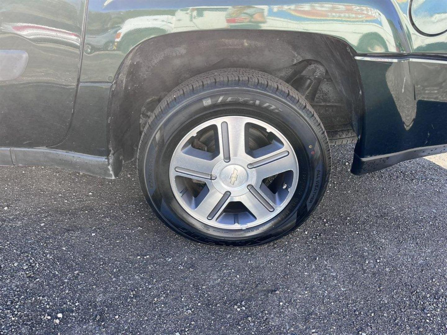 2004 Green /Grey Chevrolet Trailblazer (1GNES16S446) with an 4.2l I-6 MPI Dohc 4.2l engine, Automatic transmission, located at 745 East Steele Rd., West Columbia, SC, 29170, (803) 755-9148, 33.927212, -81.148483 - Special Internet Price! 2004 Chevrolet Trailblazer LS with AM/FM radio, Manual air conditioning, Cloth interior, 3rd row seating, Powered windows, Powered door locks, Plus more! - Photo#28