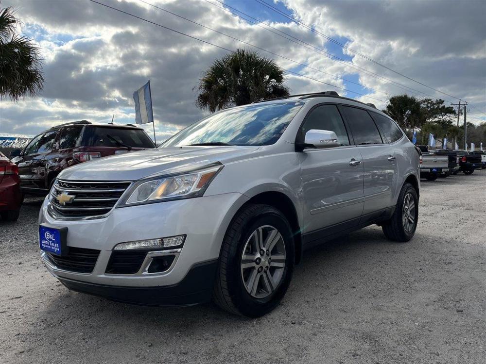 2017 Silver /Grey Chevrolet Traverse (1GNKRGKD2HJ) with an 3.6l V6 DI Dohc 3.6l engine, Automatic transmission, located at 745 East Steele Rd., West Columbia, SC, 29170, (803) 755-9148, 33.927212, -81.148483 - Special Internet Price-2017 Chevrolet Traverse has Power Front Seats, Cloth Interior, Back Up Camera, Power Windows and 3rd Row Seating - Photo #0