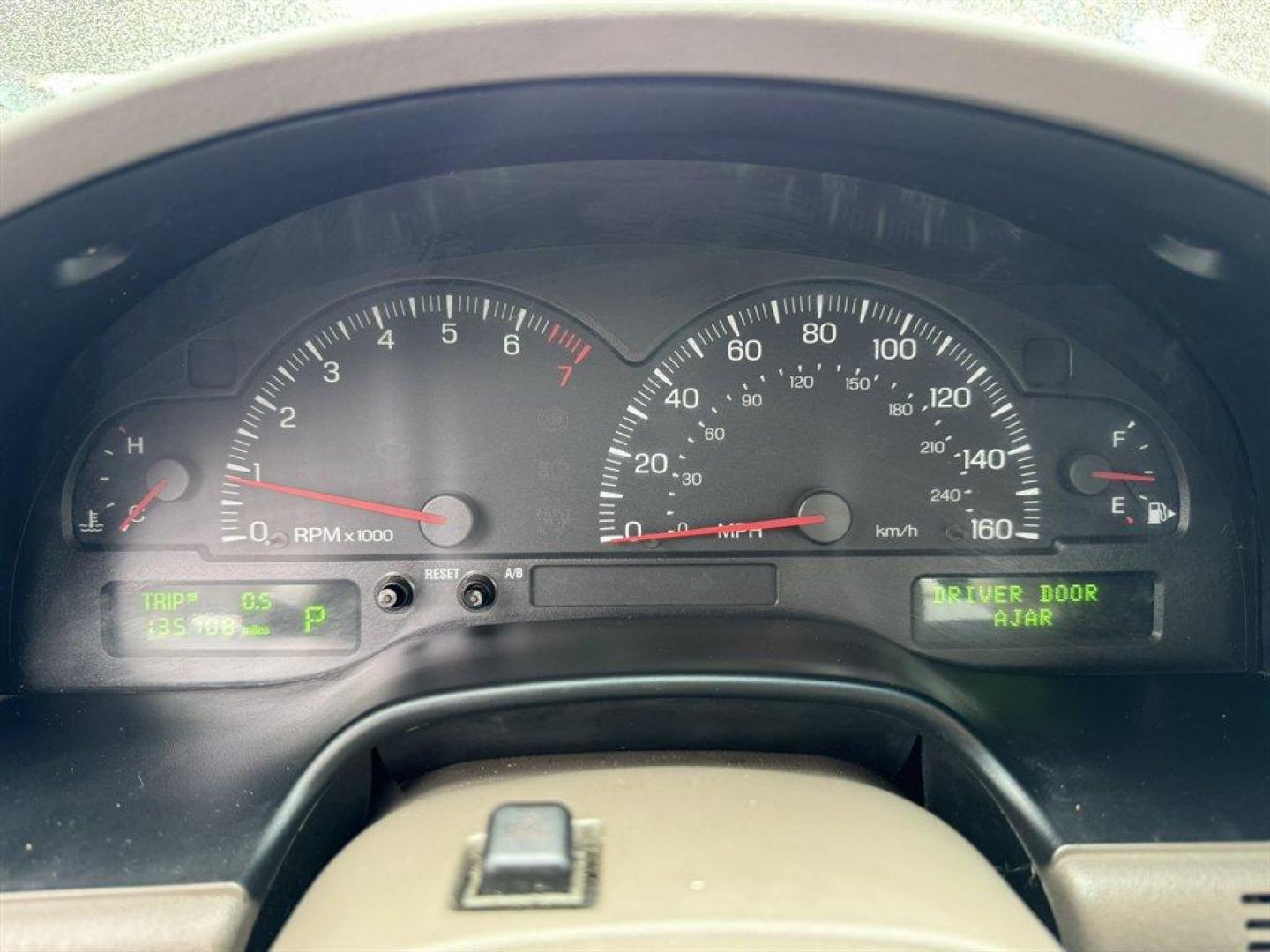 2002 Black /Tan Lincoln LS (1LNHM87A92Y) with an 3.9l V8 EFI Dohc 3.9l engine, Automatic transmission, located at 745 East Steele Rd., West Columbia, SC, 29170, (803) 755-9148, 33.927212, -81.148483 - Special Internet Price! 2002 Lincoln LS - Photo#9