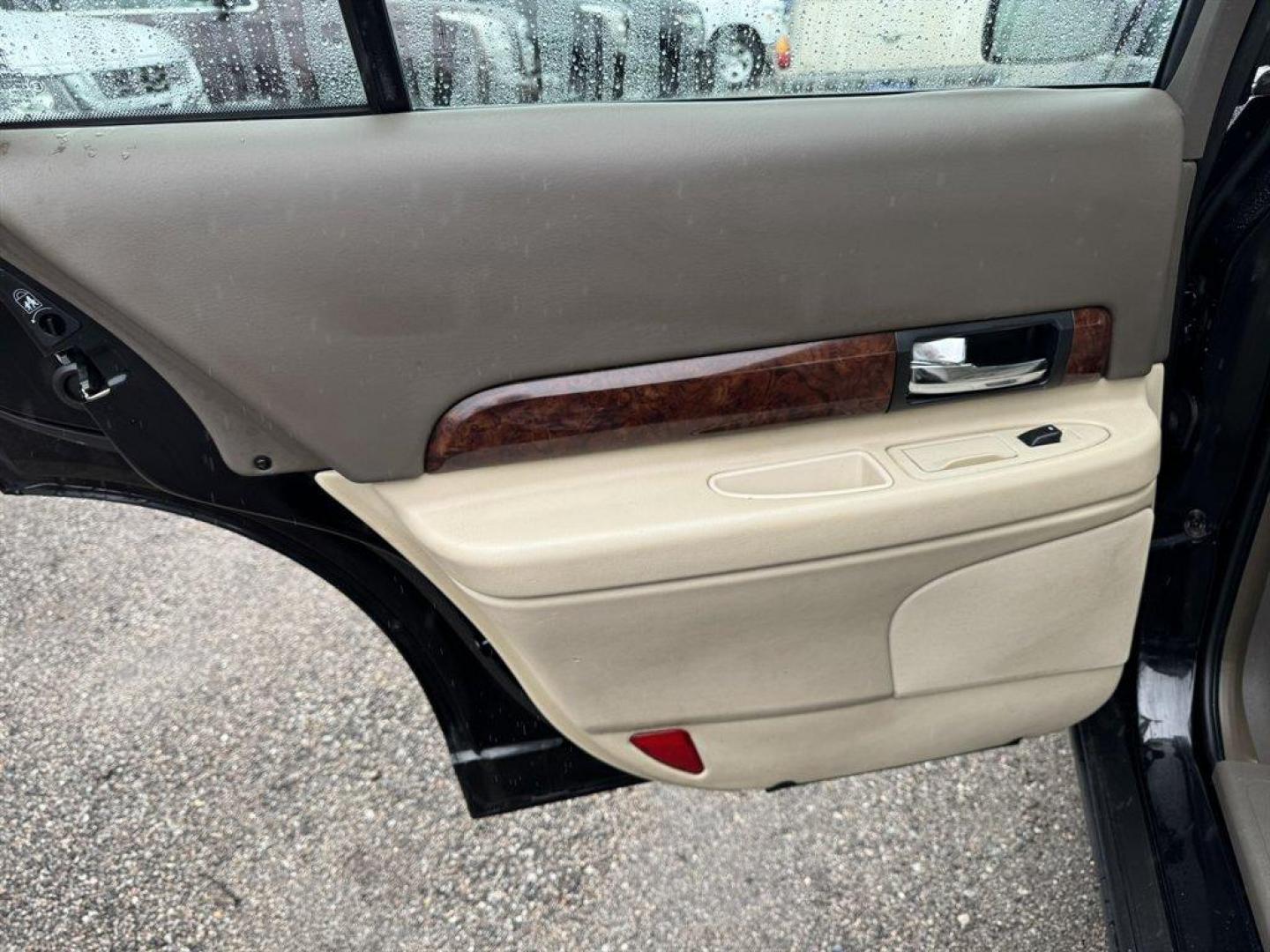 2002 Black /Tan Lincoln LS (1LNHM87A92Y) with an 3.9l V8 EFI Dohc 3.9l engine, Automatic transmission, located at 745 East Steele Rd., West Columbia, SC, 29170, (803) 755-9148, 33.927212, -81.148483 - Special Internet Price! 2002 Lincoln LS - Photo#19