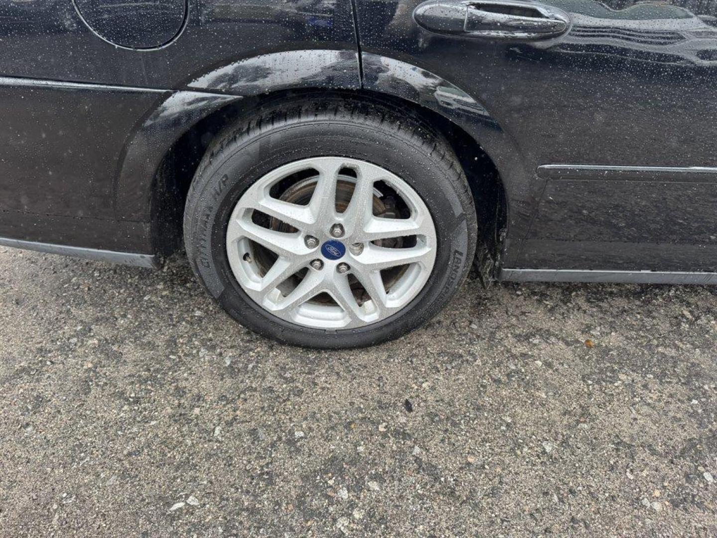 2002 Black /Tan Lincoln LS (1LNHM87A92Y) with an 3.9l V8 EFI Dohc 3.9l engine, Automatic transmission, located at 745 East Steele Rd., West Columbia, SC, 29170, (803) 755-9148, 33.927212, -81.148483 - Special Internet Price! 2002 Lincoln LS - Photo#28