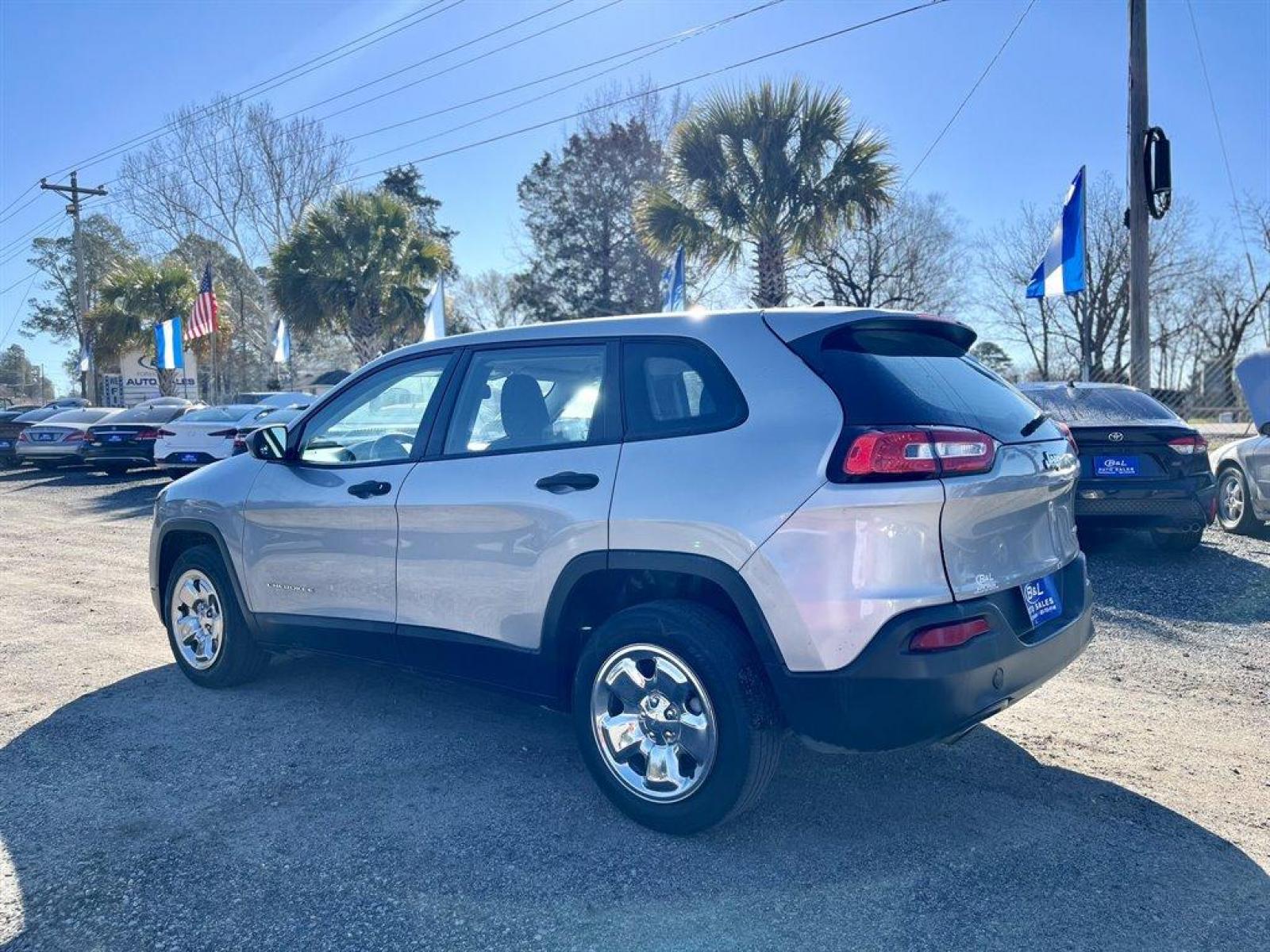 2014 Grey /Black Jeep Cherokee Sport FWD (1C4PJLAB1EW) with an 2.4l I-4 MPI Sohc 2.4l engine, Automatic transmission, located at 745 East Steele Rd., West Columbia, SC, 29170, (803) 755-9148, 33.927212, -81.148483 - Special Internet Price-2014 Jeep Cherokee With Bluetooth, Cloth Low-Back Bucket Seats, Cruise Control w/Steering Wheel Controls, Electronic Stability Control (ESC) And Roll Stability Control (RSC), Powered Windows, Plus More! - Photo #1