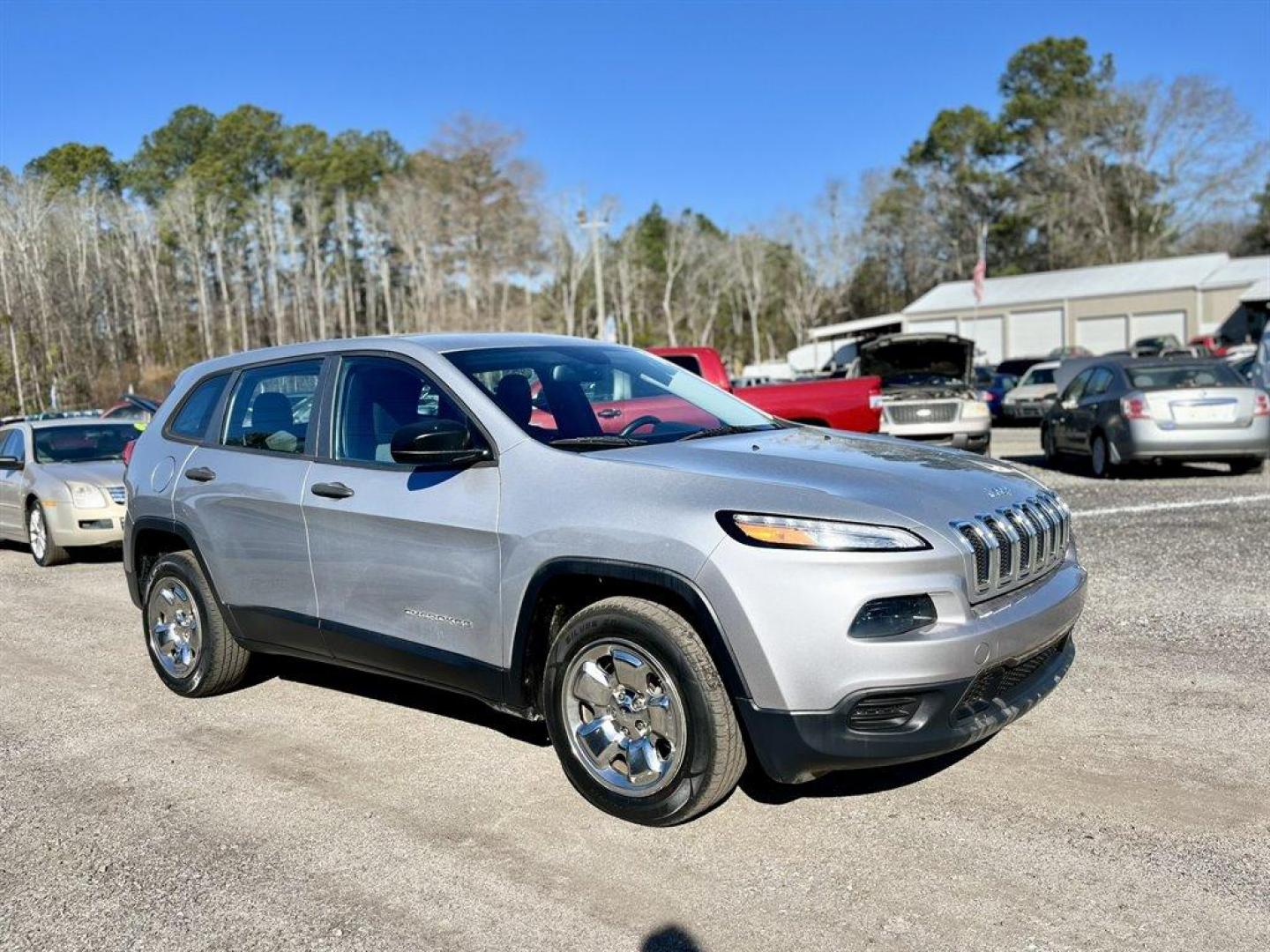 2014 Grey /Black Jeep Cherokee Sport FWD (1C4PJLAB1EW) with an 2.4l I-4 MPI Sohc 2.4l engine, Automatic transmission, located at 745 East Steele Rd., West Columbia, SC, 29170, (803) 755-9148, 33.927212, -81.148483 - Special Internet Price-2014 Jeep Cherokee With Bluetooth, Cloth Low-Back Bucket Seats, Cruise Control w/Steering Wheel Controls, Electronic Stability Control (ESC) And Roll Stability Control (RSC), Powered Windows, Plus More! - Photo#2