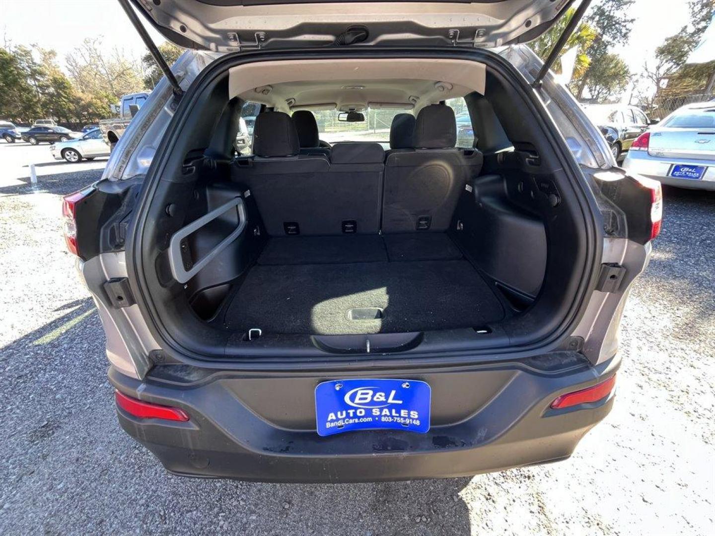 2014 Grey /Black Jeep Cherokee Sport FWD (1C4PJLAB1EW) with an 2.4l I-4 MPI Sohc 2.4l engine, Automatic transmission, located at 745 East Steele Rd., West Columbia, SC, 29170, (803) 755-9148, 33.927212, -81.148483 - Special Internet Price-2014 Jeep Cherokee With Bluetooth, Cloth Low-Back Bucket Seats, Cruise Control w/Steering Wheel Controls, Electronic Stability Control (ESC) And Roll Stability Control (RSC), Powered Windows, Plus More! - Photo#25