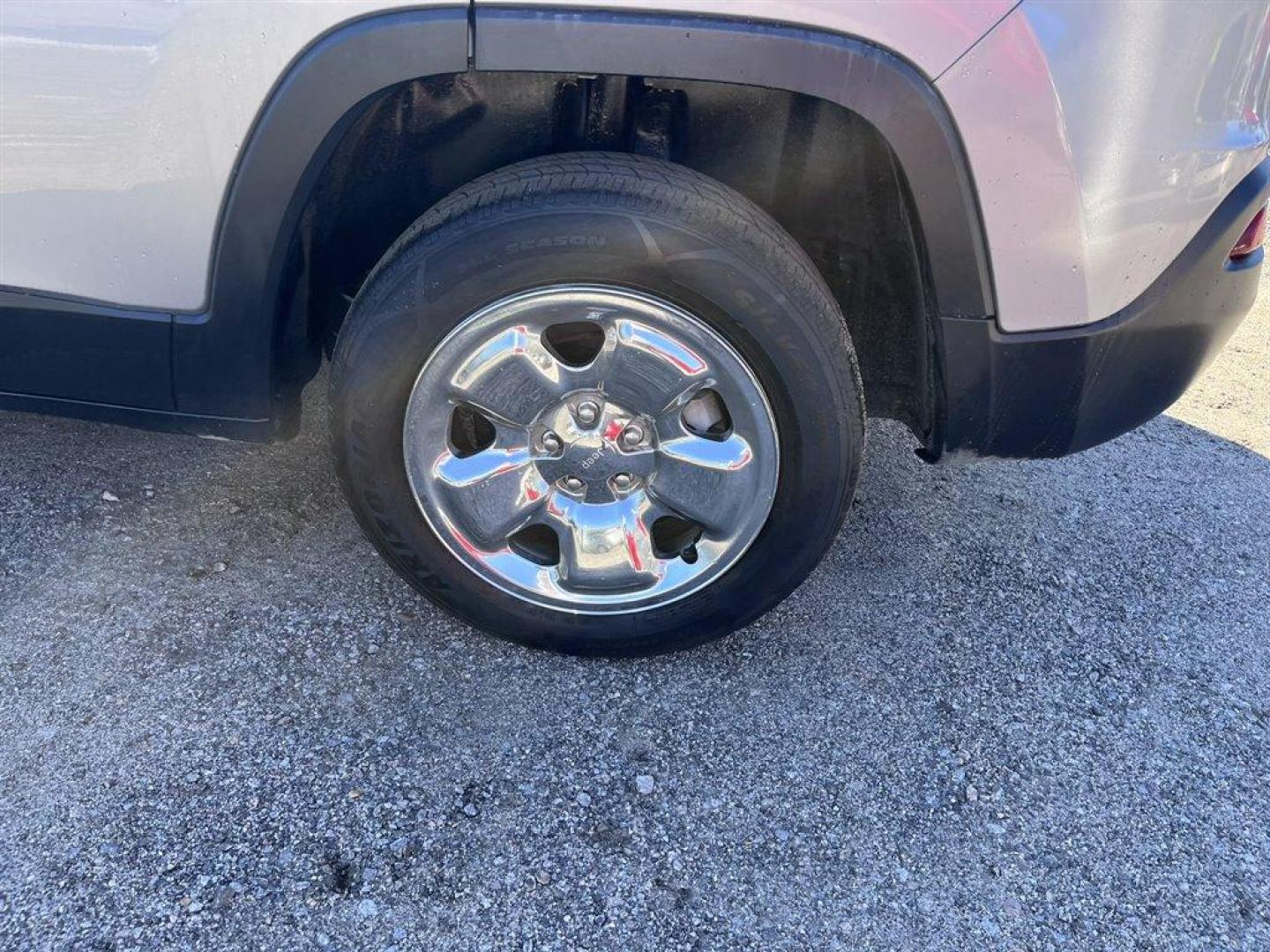 2014 Grey /Black Jeep Cherokee Sport FWD (1C4PJLAB1EW) with an 2.4l I-4 MPI Sohc 2.4l engine, Automatic transmission, located at 745 East Steele Rd., West Columbia, SC, 29170, (803) 755-9148, 33.927212, -81.148483 - Special Internet Price-2014 Jeep Cherokee With Bluetooth, Cloth Low-Back Bucket Seats, Cruise Control w/Steering Wheel Controls, Electronic Stability Control (ESC) And Roll Stability Control (RSC), Powered Windows, Plus More! - Photo#29