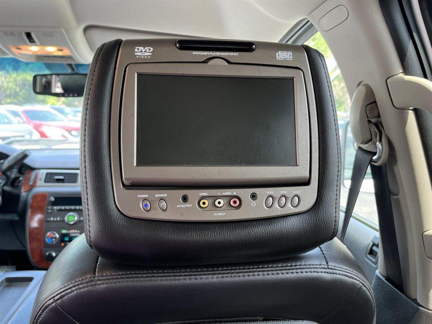 2009 White /Black Chevrolet Silverado 2500 LTZ Crew Cab Long Box 4WD (1GCHK63699F) with an 6.6l V8 DI DSL T/C 6.6l engine, Automatic transmission, located at 745 East Steele Rd., West Columbia, SC, 29170, (803) 755-9148, 33.927212, -81.148483 - Special Internet Price! 2009 Chevrolet Silverado 2500 with leather seats, backup camera, cruise control, powered windows, audio system, digital clock, auto-tone control, Radio Data System (RDS), speed-compensated volume and TheftLock - Photo#22