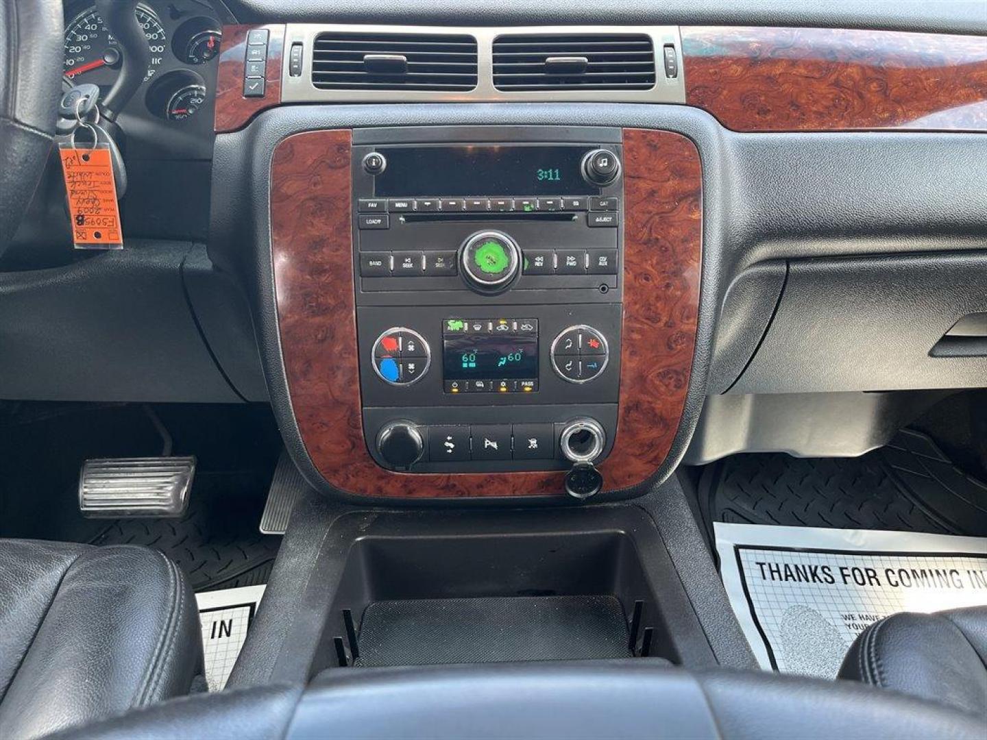 2009 White /Black Chevrolet Silverado 2500 LTZ Crew Cab Long Box 4WD (1GCHK63699F) with an 6.6l V8 DI DSL T/C 6.6l engine, Automatic transmission, located at 745 East Steele Rd., West Columbia, SC, 29170, (803) 755-9148, 33.927212, -81.148483 - Special Internet Price! 2009 Chevrolet Silverado 2500 with leather seats, backup camera, cruise control, powered windows, audio system, digital clock, auto-tone control, Radio Data System (RDS), speed-compensated volume and TheftLock - Photo#8