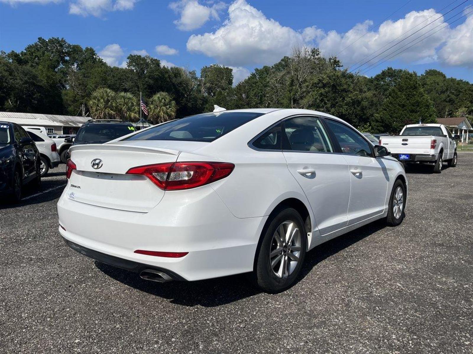 2016 White /Tan Hyundai Sonata (5NPE24AF2GH) with an 2.4l I-4 DI Dohc 2.4l engine, Automatic transmission, located at 745 East Steele Rd., West Columbia, SC, 29170, (803) 755-9148, 33.927212, -81.148483 - Special Internet Price-2016 Hyundai Sonata has Bluetooth, Power Windows, Cloth Interior and Cold A/C - Photo #2
