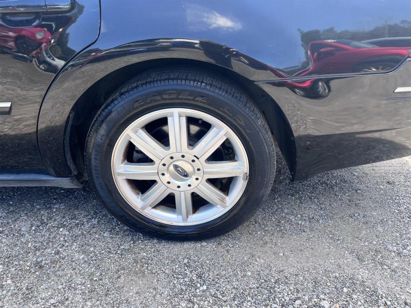 2005 Black /Tan Ford Five Hundred (1FAHP251X5G) with an 3.0l V6 EFI 3.0l engine, Automatic transmission, located at 745 East Steele Rd., West Columbia, SC, 29170, (803) 755-9148, 33.927212, -81.148483 - Special Internet Price! 2005 Ford Five Hundred Limited with AM/FM stereo, Speed control, Cruise Control, Remote keyless entry, Dual zone air conditioning, Leather interior, Powered memory driver seat, 60/40 split fold-flat rear seat, Plus more! - Photo#28