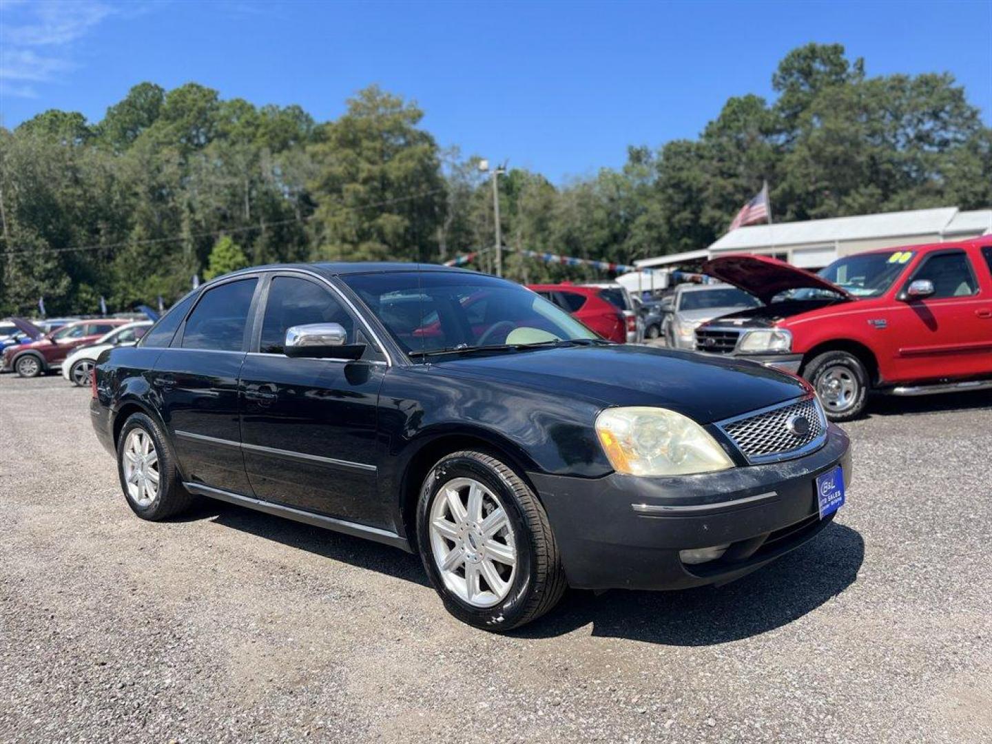 2005 Black /Tan Ford Five Hundred (1FAHP251X5G) with an 3.0l V6 EFI 3.0l engine, Automatic transmission, located at 745 East Steele Rd., West Columbia, SC, 29170, (803) 755-9148, 33.927212, -81.148483 - Special Internet Price! 2005 Ford Five Hundred Limited with AM/FM stereo, Speed control, Cruise Control, Remote keyless entry, Dual zone air conditioning, Leather interior, Powered memory driver seat, 60/40 split fold-flat rear seat, Plus more! - Photo#3