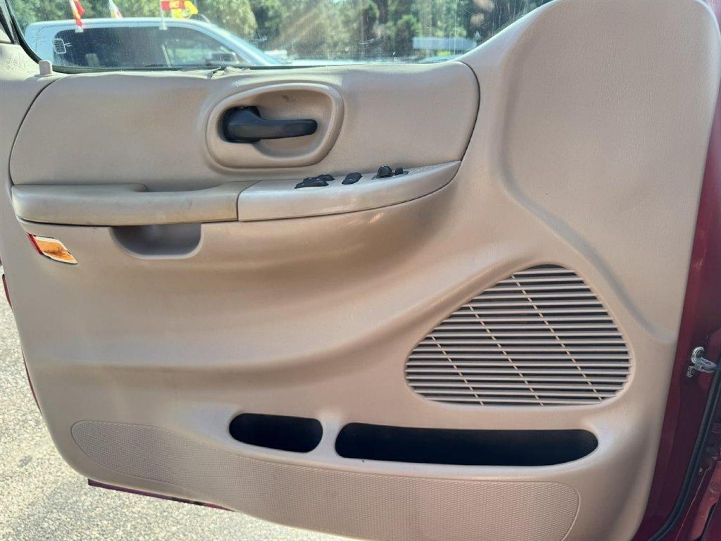 1999 Red /Tan Ford F150 (1FTRX18W0XN) with an 4.6l V8 EFI Sohc 4.6l engine, Automatic transmission, located at 745 East Steele Rd., West Columbia, SC, 29170, (803) 755-9148, 33.927212, -81.148483 - Special Internet Price! 1999 Ford F150 - Photo#16